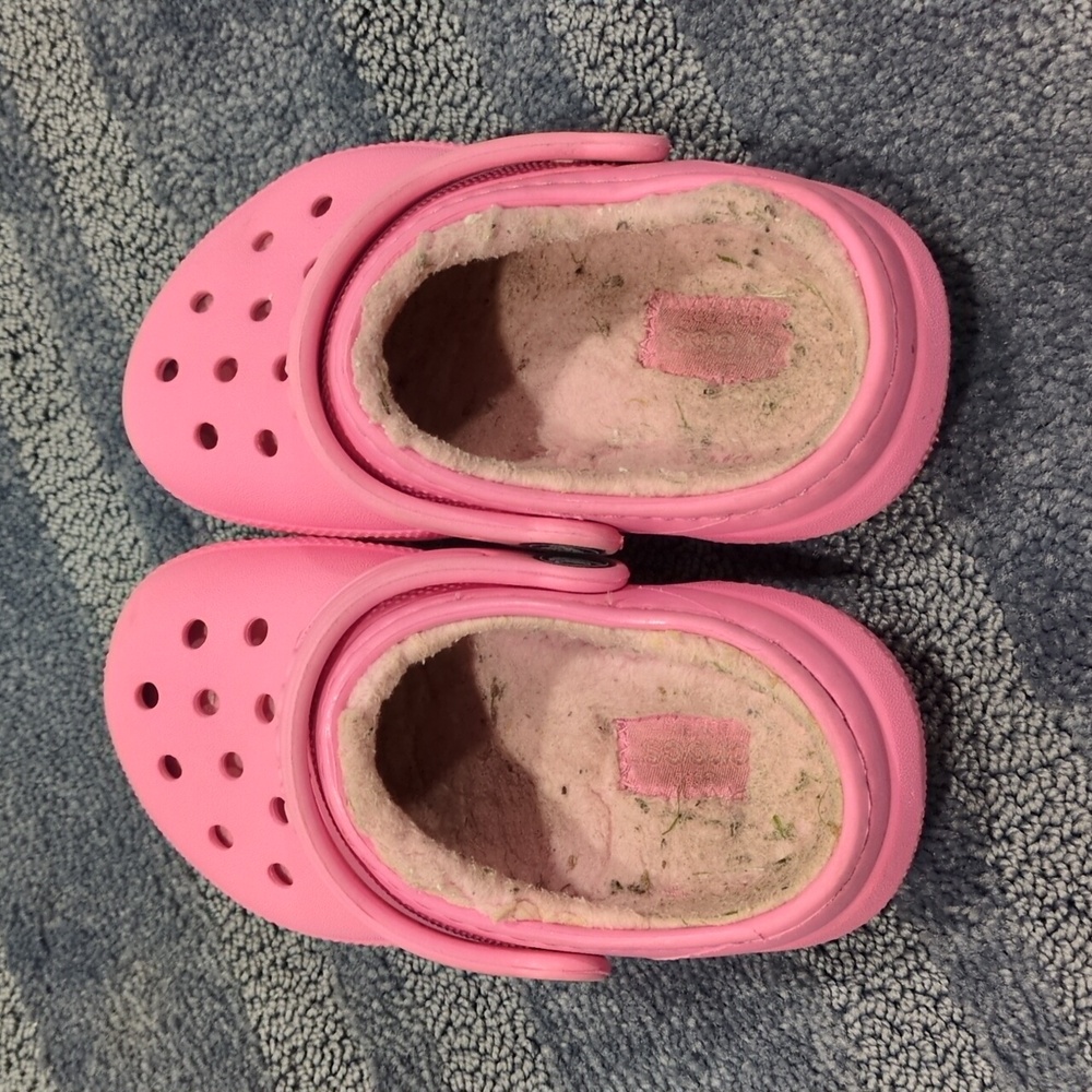 CROCS Girls Bundle, Pink Fur Lined & Pink/Purple Marbled - Picture 3 of 13